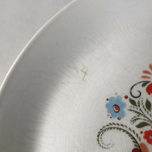 Set of 2 Johnson Brothers Berggren 8" Plates Folk Art Flowers Swedish Design - Picture 8 of 12